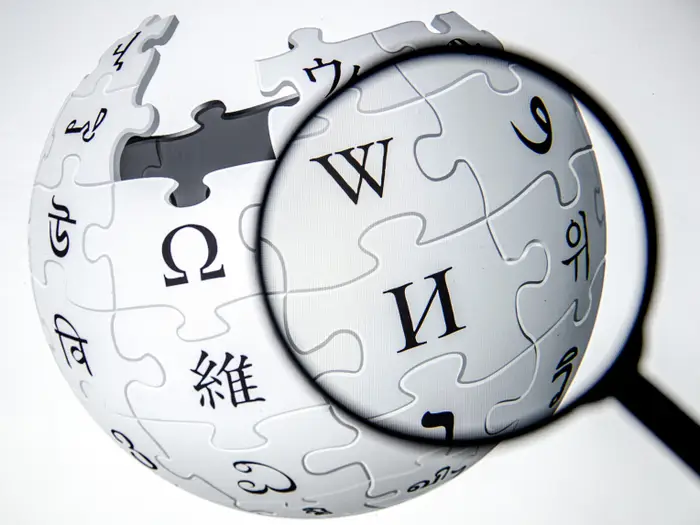 Lượng truy cập Wikipedia giảm 8% do người dùng chuyển sang đọc tóm tắt AI
